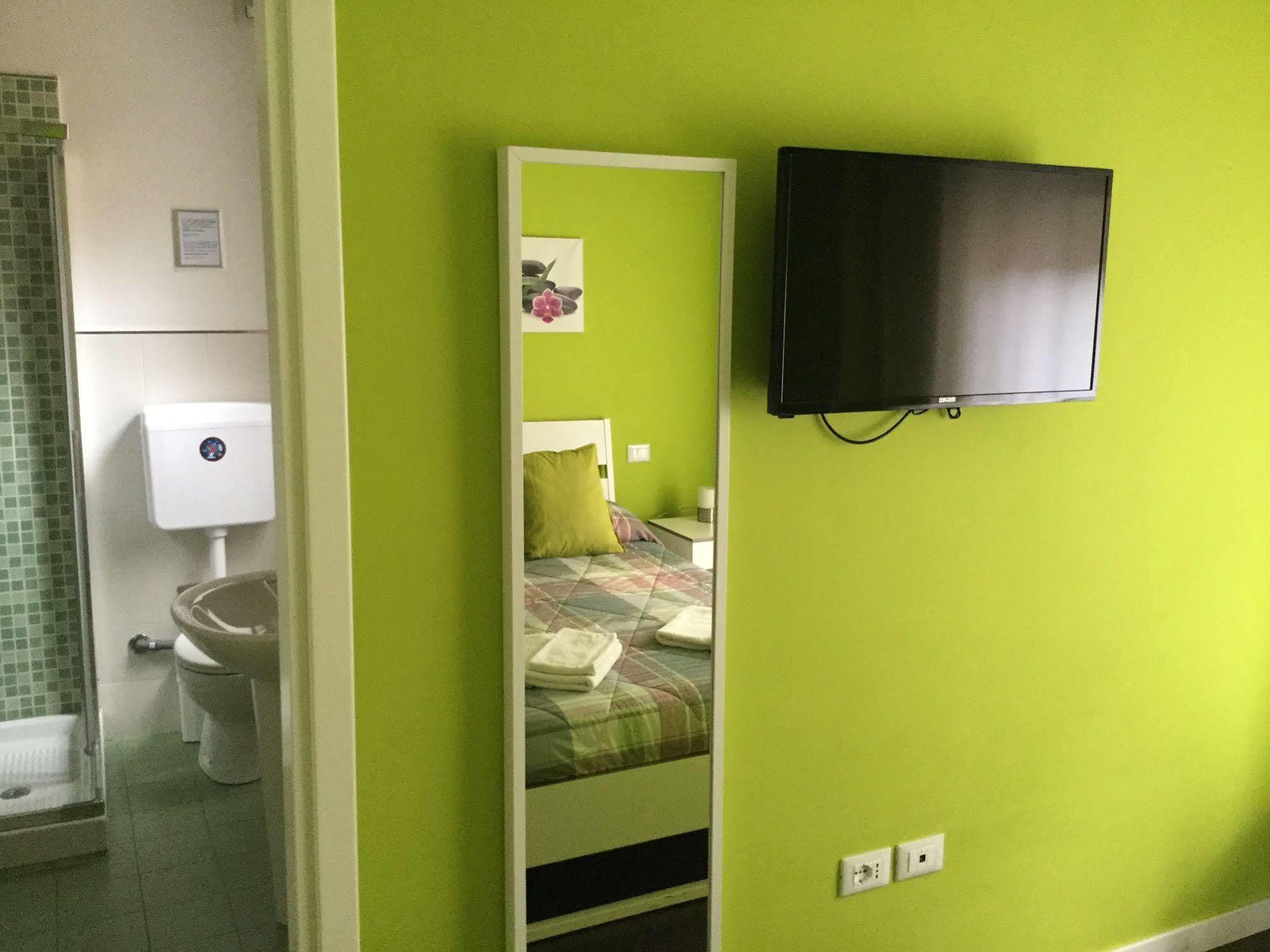 Domus Corso Umberto 18 B&B Pescara Eksteriør bilde